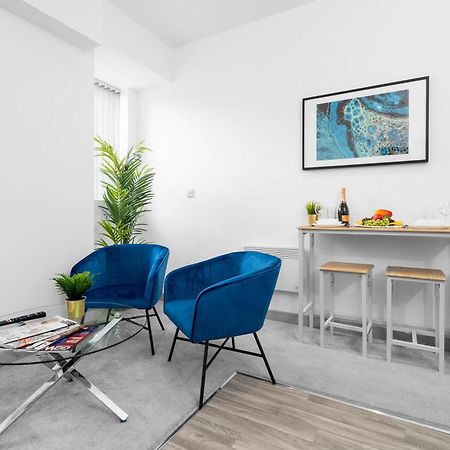 Modern Apartment In Brierley Hill - Secure Parking - Wifi & Netflix - Excellent Value - 11O Ngoại thất bức ảnh