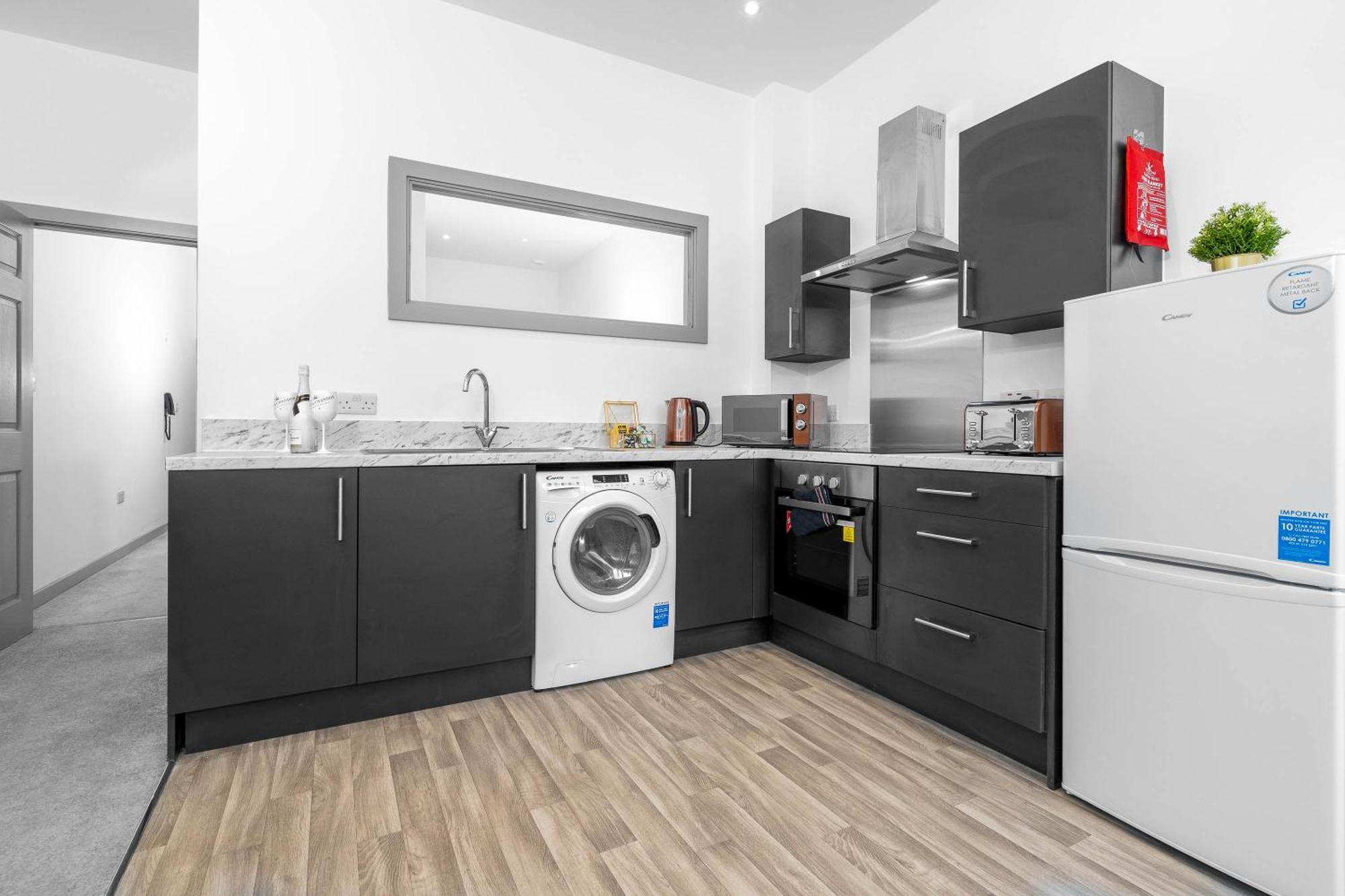 Modern Apartment In Brierley Hill - Secure Parking - Wifi & Netflix - Excellent Value - 11O Ngoại thất bức ảnh